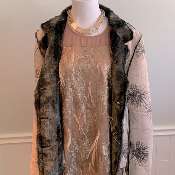 Ostrich feather and sequins vintage glam champagne dress - Picture 10 of 11